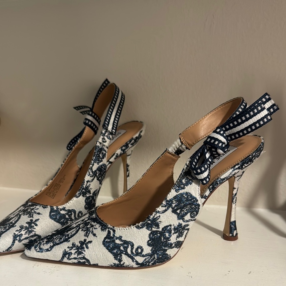 Elegant Women's Slingback Heels with Bow
